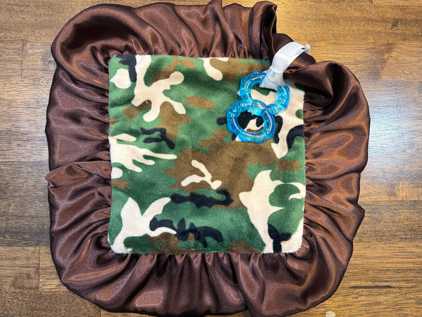 Hunting buddy teether 10x10