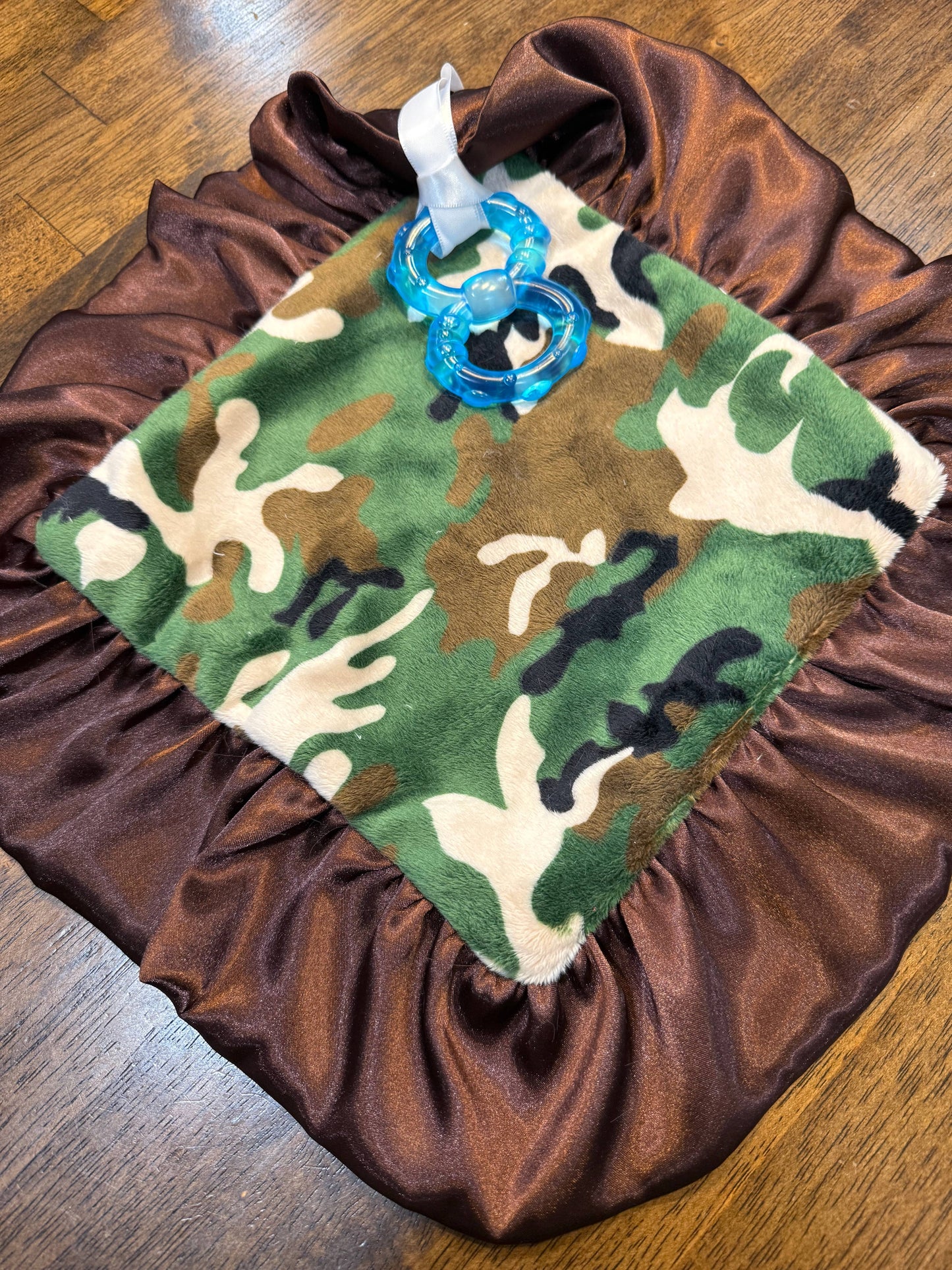 Hunting buddy teether 10x10